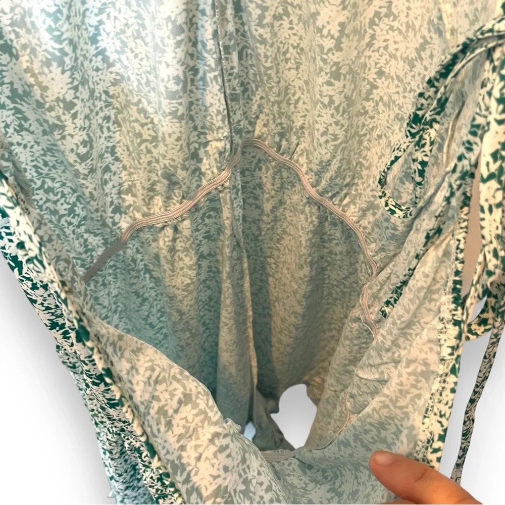 ROMWE | Green & White Boho CottageCore Floral Ruffle Romper | Size Medium - Picture 4 of 6